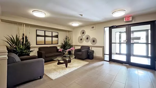 Toronto E04, ON M1L 0G9,60 Mendelssohn ST #208