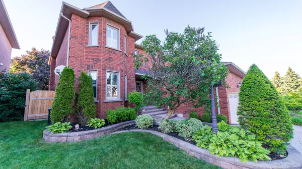 Whitby, ON L1R 1T4,16 Millstone CRES