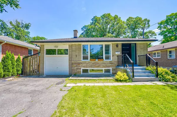 Mississauga, ON L5C 1R8,1426 Monaghan CIR