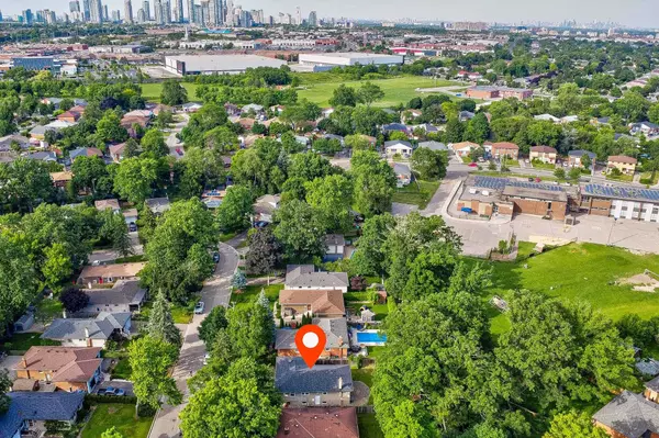 Mississauga, ON L5C 1R8,1426 Monaghan CIR