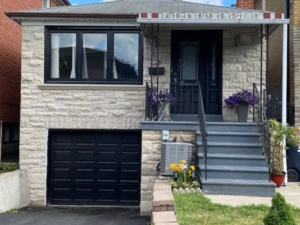 Toronto, ON M6N 2P6,29 Bexley CRES