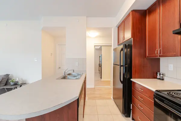 Mississauga, ON L5M 0M3,5705 Long Valley RD #203