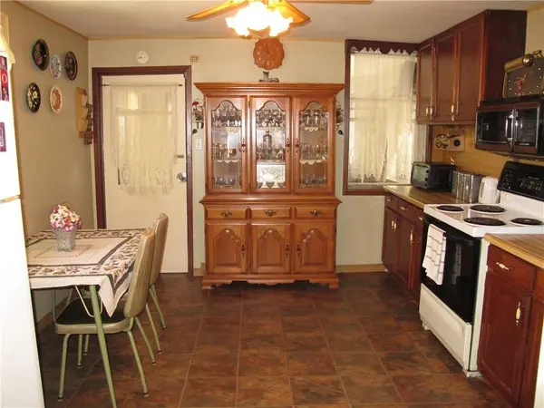 Hamilton, ON L8N 2L8,175 Walnut ST S