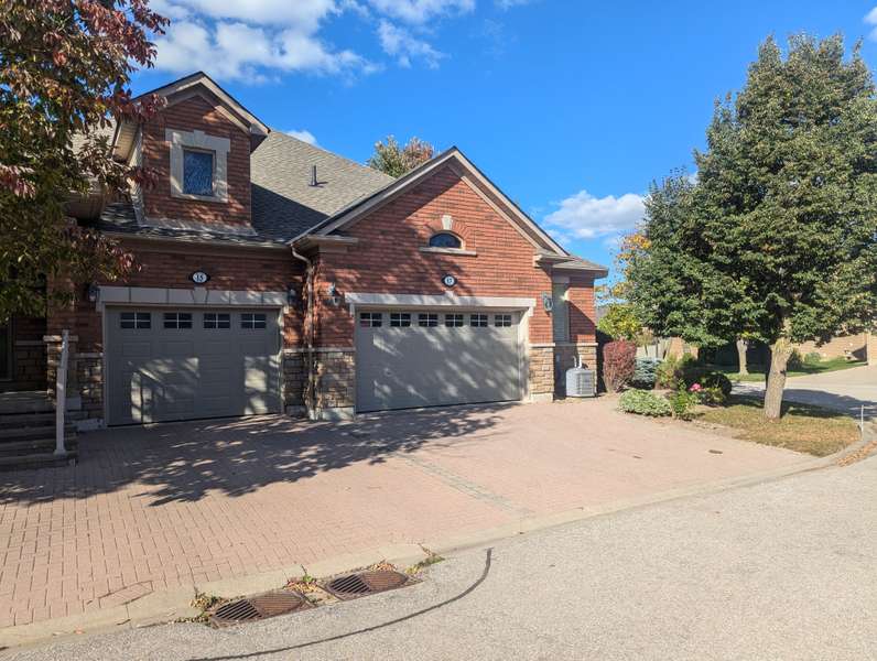 17 Artisan LN, New Tecumseth, ON L9R 2E3