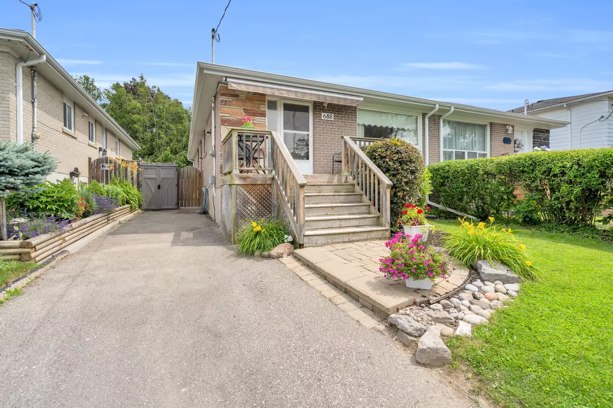 Newmarket, ON L3Y 3P7,688 Mountview PL