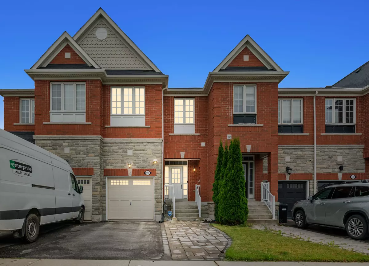 Bradford West Gwillimbury, ON L3Z 0M5,94 McCann CRES