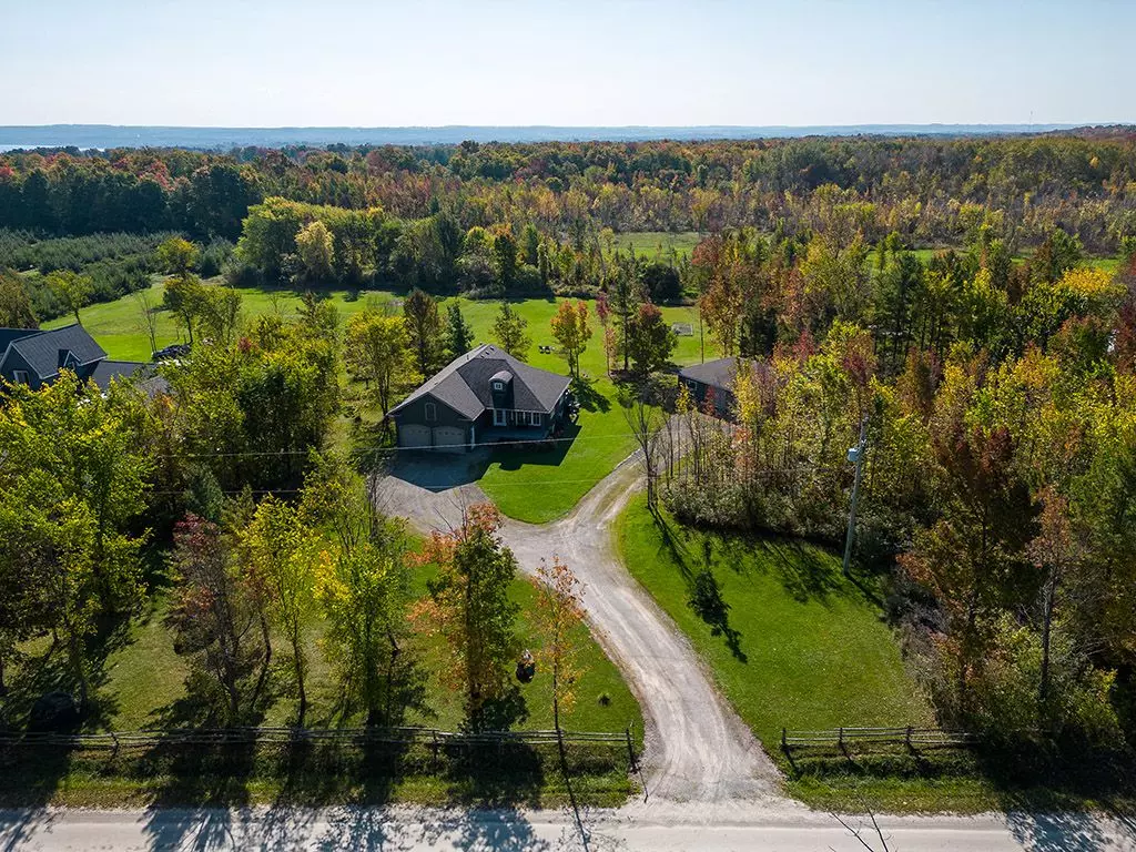 Meaford, ON N4L 1W5,265736 25th Side Road