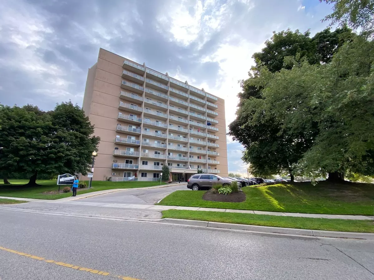 London, ON N5Y 4T9,573 Mornington AVE #404