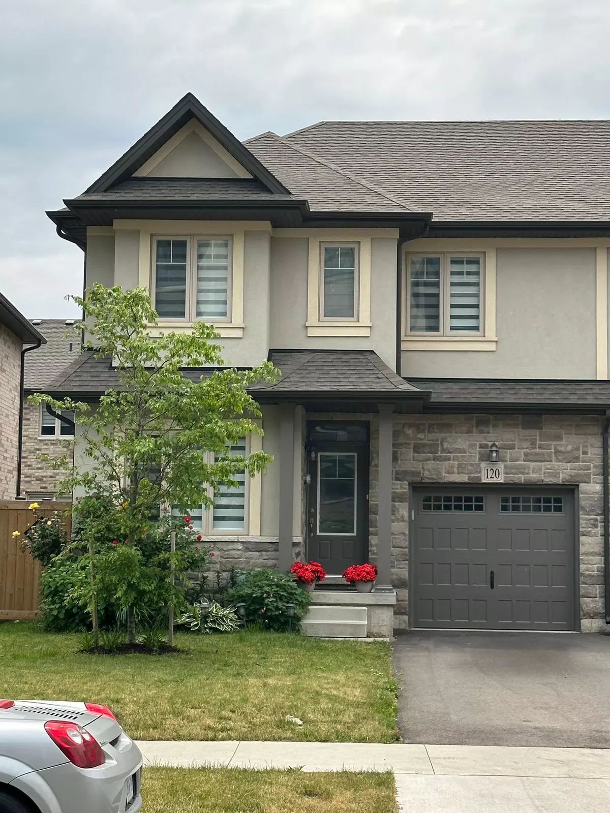 Hamilton, ON L8E 0J4,120 Shoreview PL