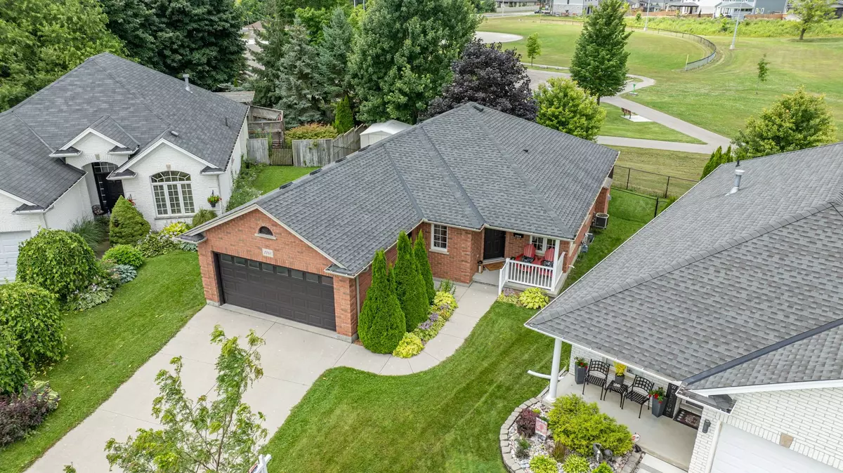 London, ON N6P 1T6,2240 Thornicroft CRES