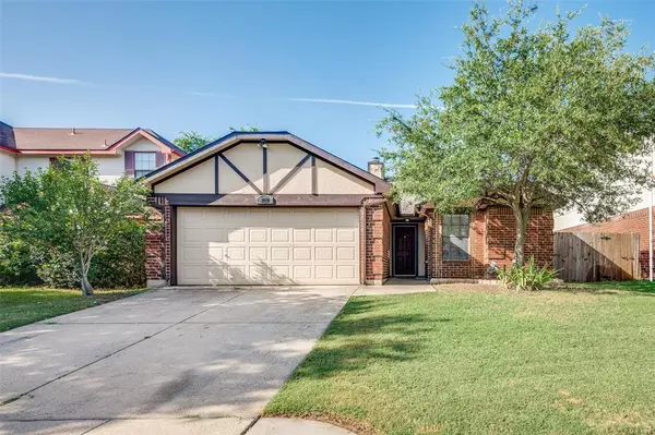 8732 Brushy Creek Trail, Fort Worth, TX 76118