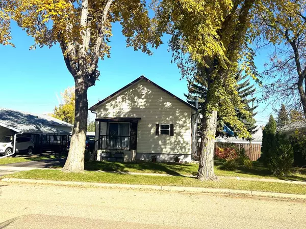 5005 46 AVE, Forestburg, AB T0B 1N0