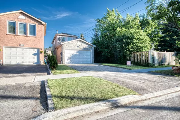 Pickering, ON L1V 6H6,1861 Bainbridge DR