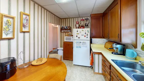 Toronto E04, ON M1P 1M3,64 Exford DR