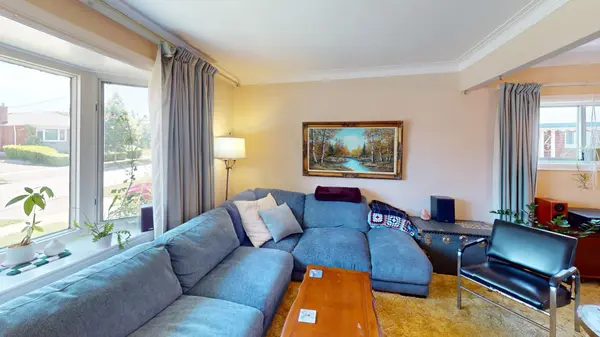 Toronto E04, ON M1P 1M3,64 Exford DR