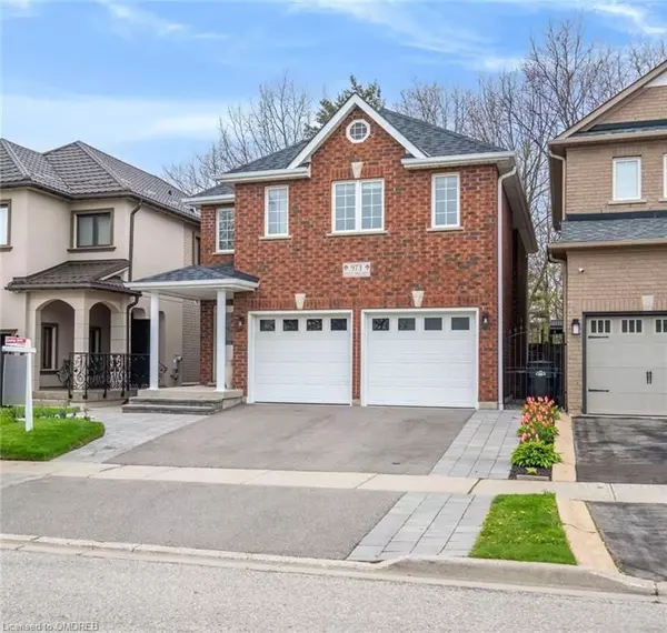 Mississauga, ON L5W 1J9,973 Knotty Pine GRV