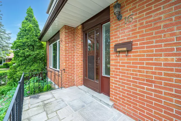 Mississauga, ON L5M 1W7,16 Merrydrew CT