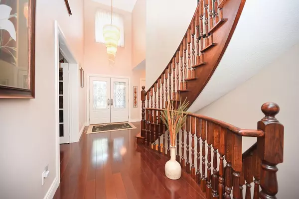 Oakville, ON L6J 6T8,1388 Will Scarlett DR