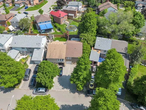 Brampton, ON L6Z 1G3,62 Amberwood SQ