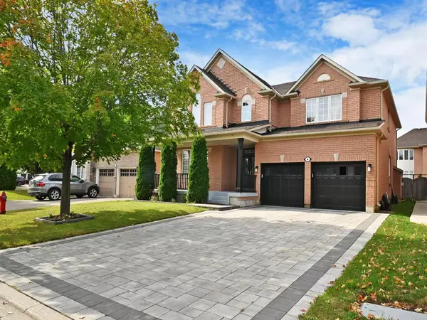 4 Farad CT, Brampton, ON L6P 1S6