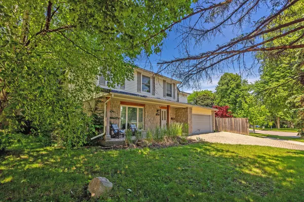 London, ON N6K 1V5,136 Hillsmount CRES