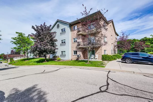 Kitchener, ON N2A 4J6,345 Briarmeadow DR #302