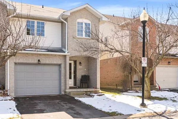 Hamilton, ON L8J 3V7,800 PARAMOUNT DR #32