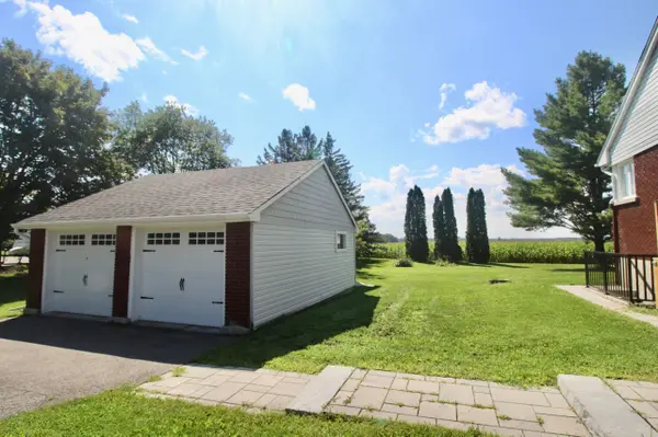 5543 Old Richmond RD, Ottawa, ON K2R 1G4