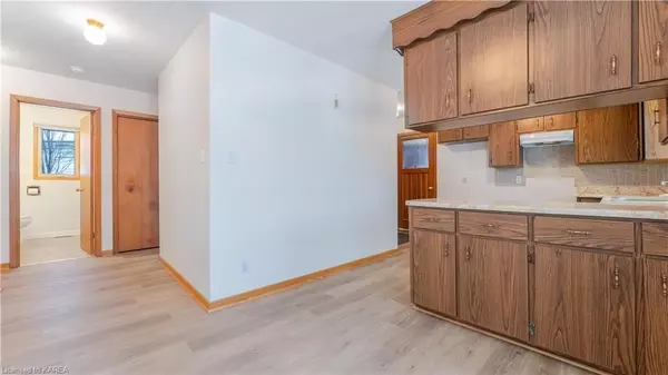 Centre Hastings, ON K0K 3E0,10235 Highway 62 N/A E