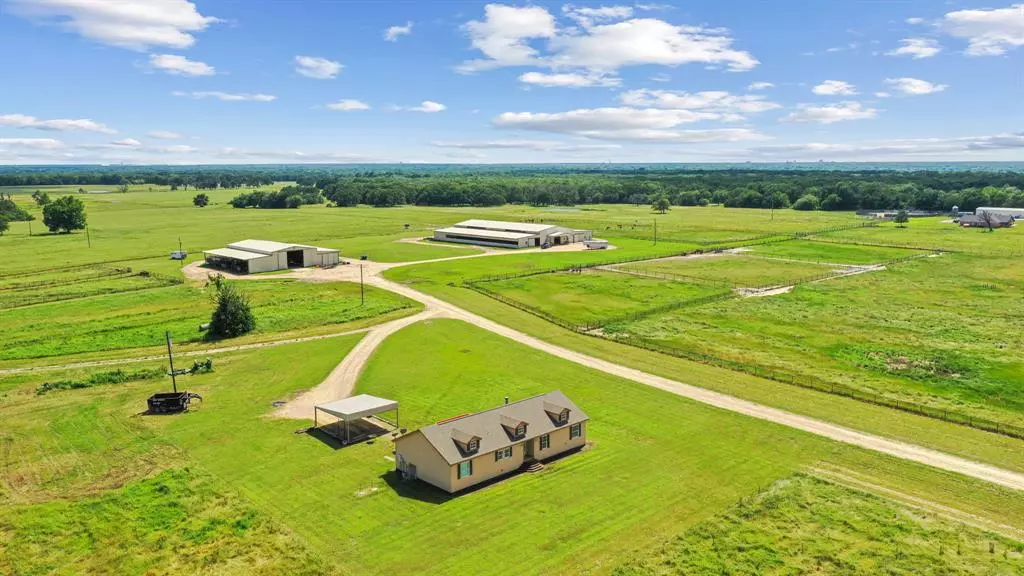 546A Twisted L Ranch Road, Greenville, TX 75401