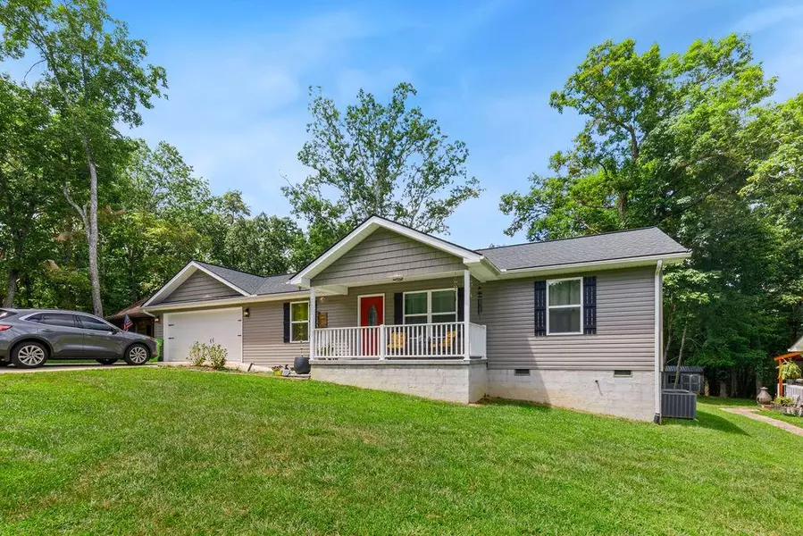 2423 Whitehorse Dr, Crossville, TN 38572