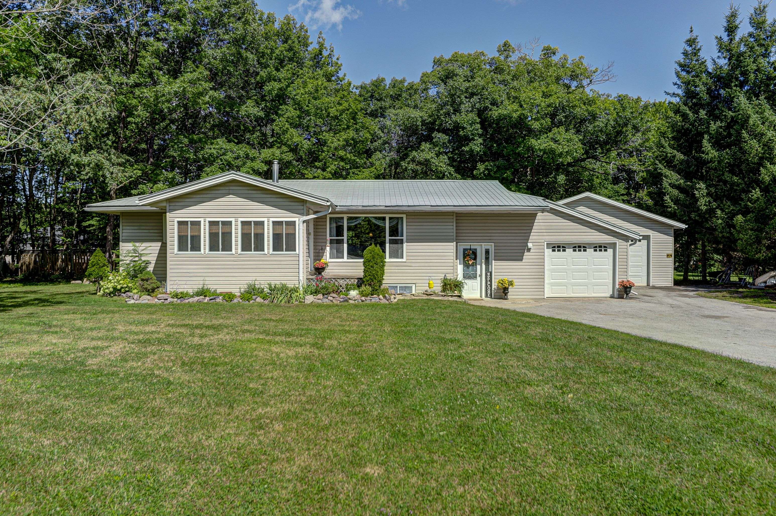 Springwater, ON L0L 1P0,2032 South Orr Lake RD