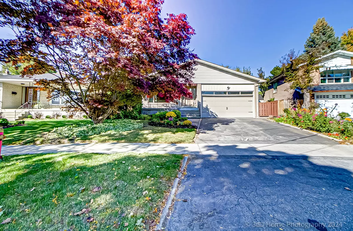 Toronto C15, ON M2J 3A3,25 Mosedale CRES