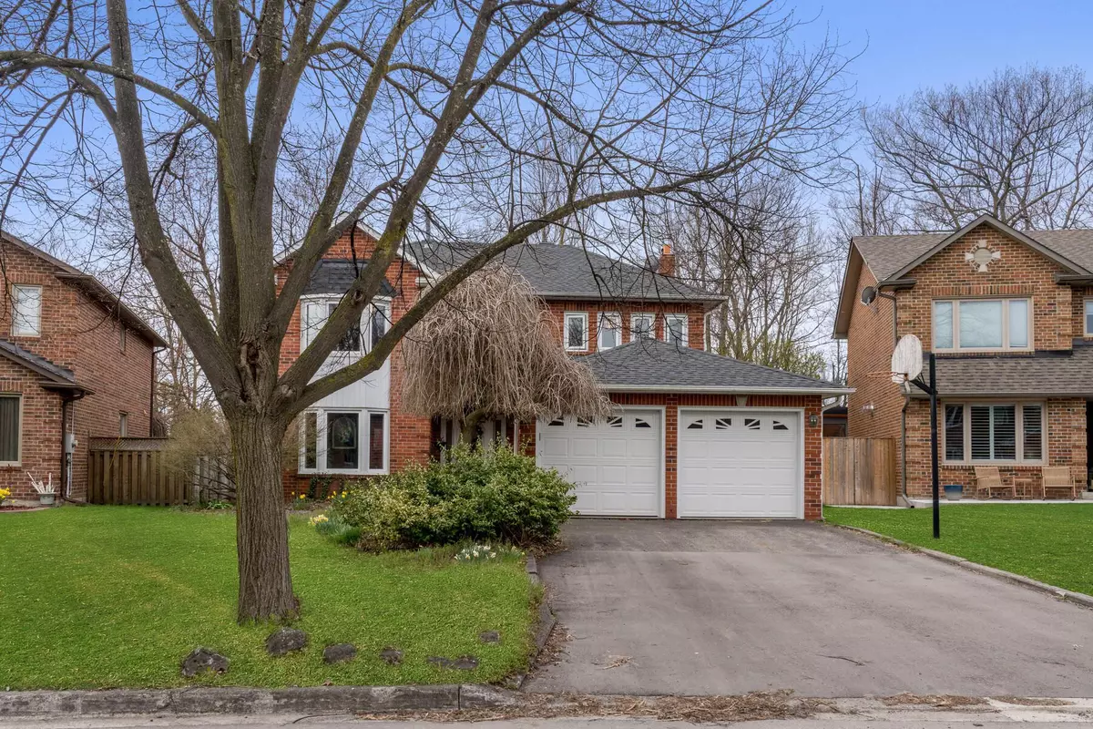 Brampton, ON L6Z 3K2,14 Mintwood CT