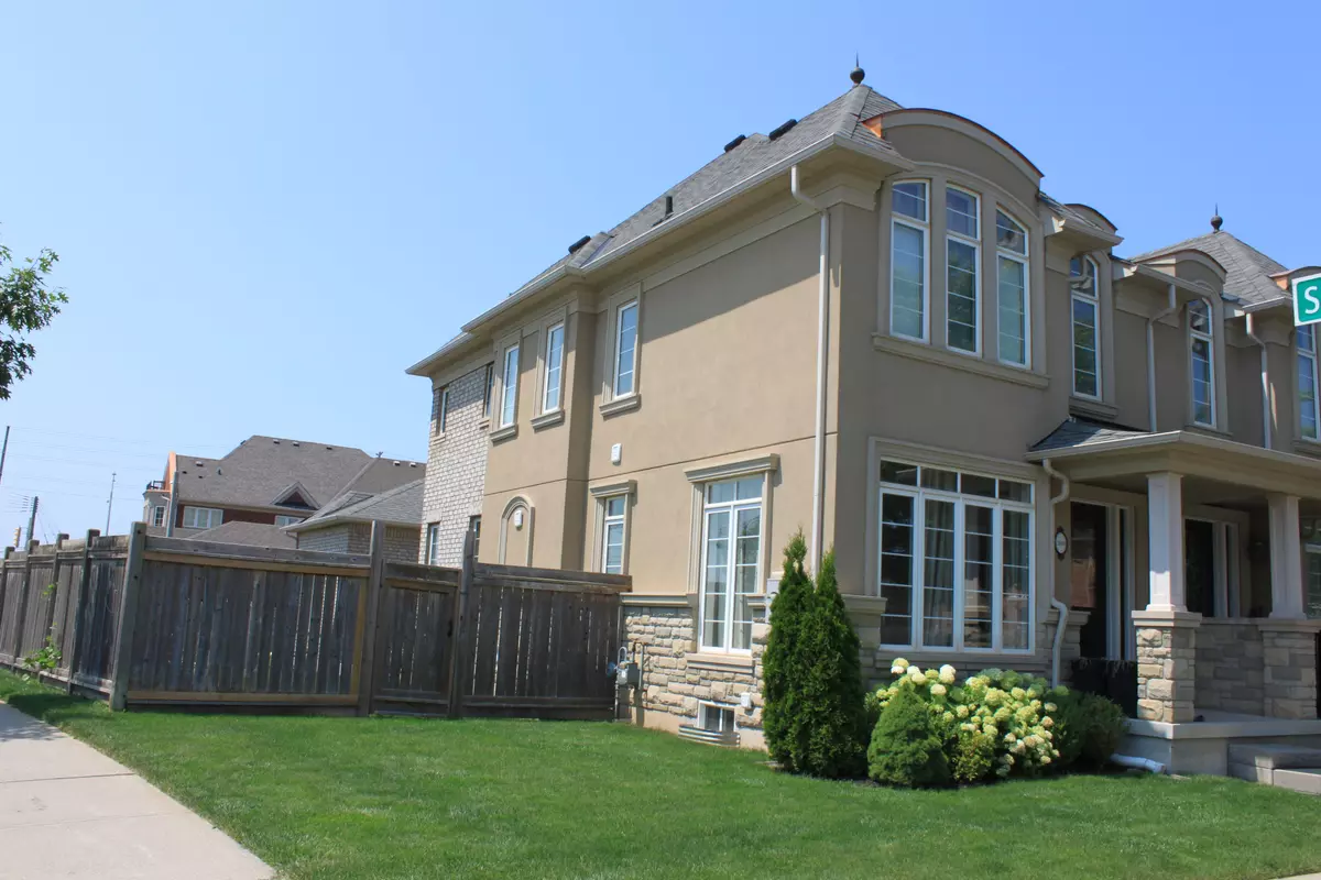 Oakville, ON L6M 4L7,3068 Robert Brown BLVD