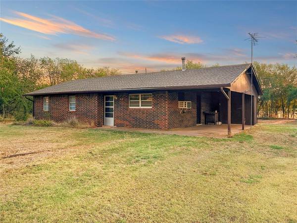 912 S Manilla Avenue, Geary, OK 73040