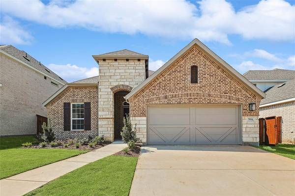 7016 Pecan Glen Place, Fort Worth, TX 76120