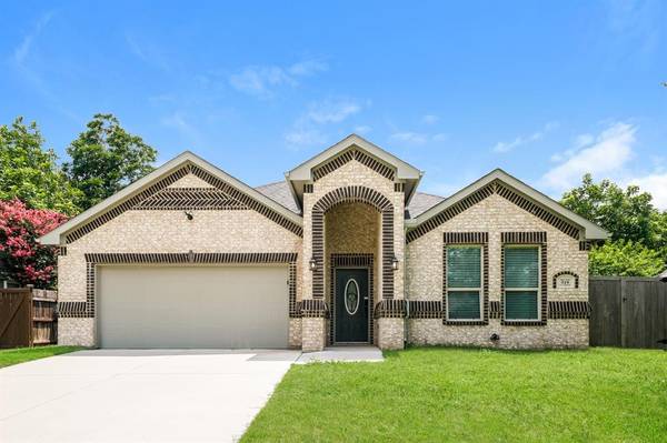 519 Overhill Drive,  Arlington,  TX 76010