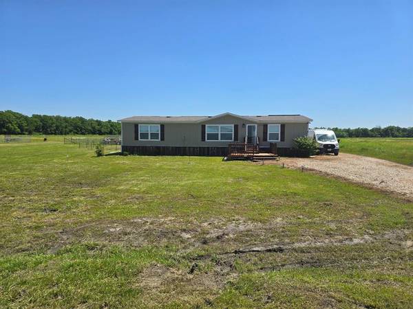 8692 County Road 1143,  Celeste,  TX 75423