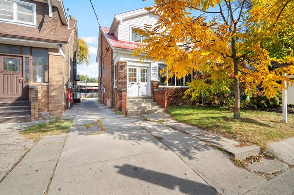 717 Coxwell AVE, Toronto E03, ON M4C 3C1