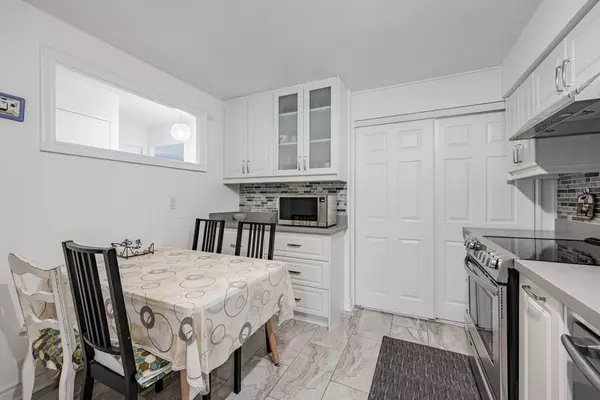 Markham, ON L3T 4P3,80 Inverlochy BLVD #1406