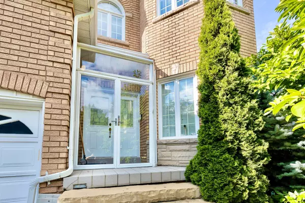 Richmond Hill, ON L4B 3W5,6 Kingmount CRES