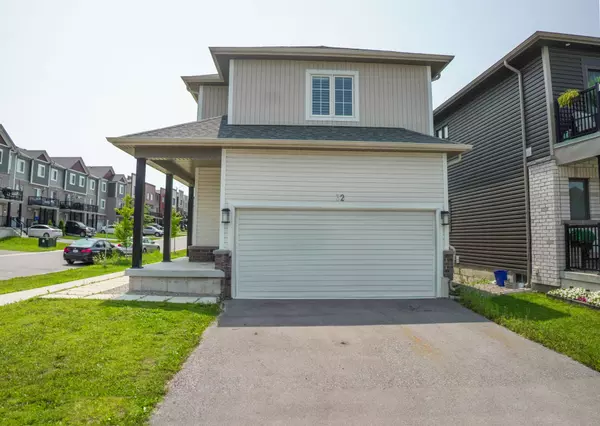 32 Mabern ST, Barrie, ON L9J 0B1