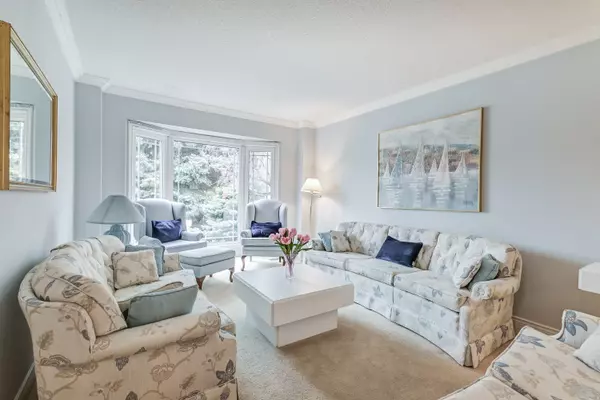 Oakville, ON L6J 6V1,2952 Kingsway DR