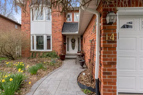 Brampton, ON L6Z 3K2,14 Mintwood CT