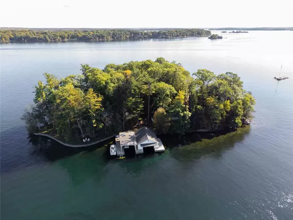 Leeds & The Thousand Islands, ON K0E 1L0,1 Rowley Island N/A