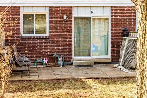 Hamilton, ON L8K 6J1,100 Quigley RD #18