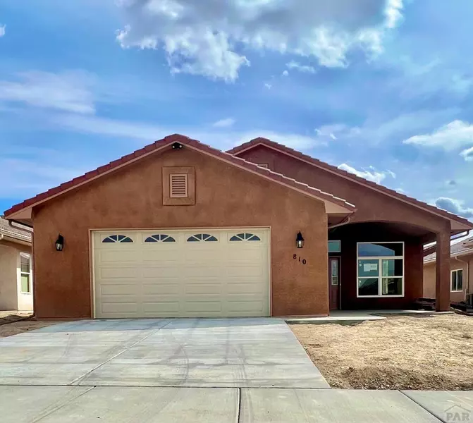 810 Thorncrest Dr, Pueblo, CO 81005