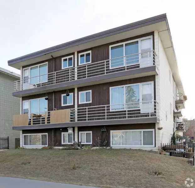 320 9 ST Northwest, Calgary, AB t2n1t4