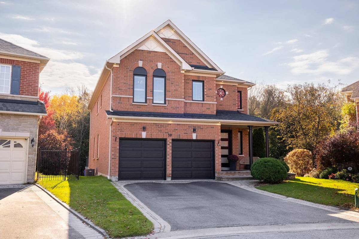 Whitby, ON L1R 3G5,39 Blossomview CT